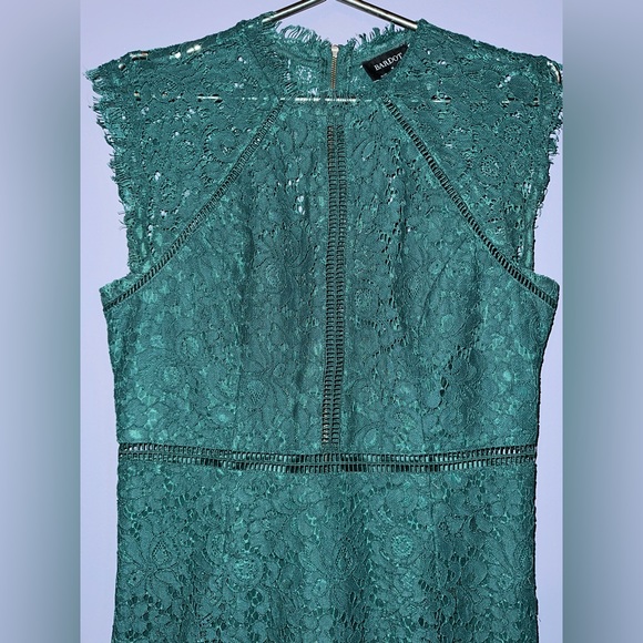 Bardot Lace Knee Length Sheath Dress - Picture 3 of 5